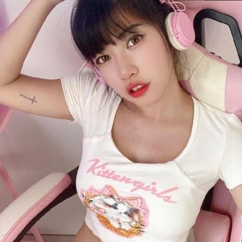 hitomi488889 OnlyFans Model Profile